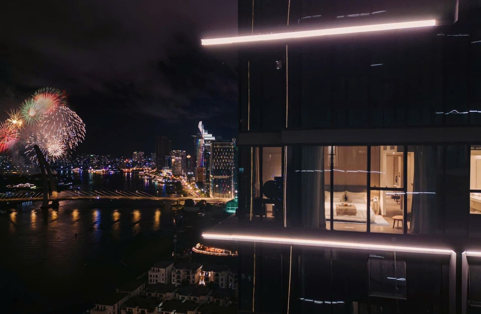 Grand Marina Saigon về đêm