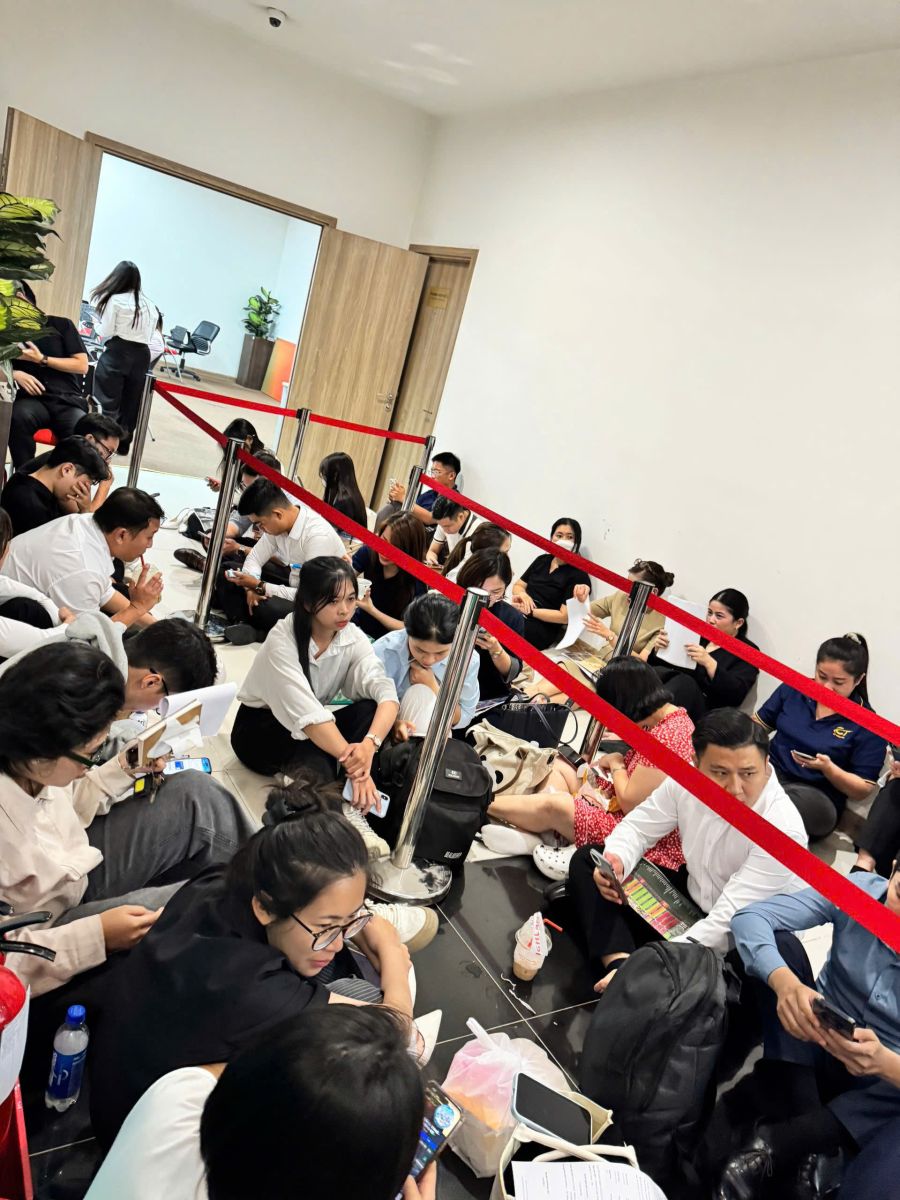 Khách hàng tranh nhau booking